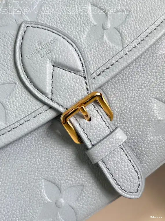 VUITTON LOUIS Diane-24*15*9 Nano CM 0328